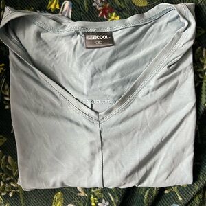 32Degree Cool Light Blue V-Neck Shirt